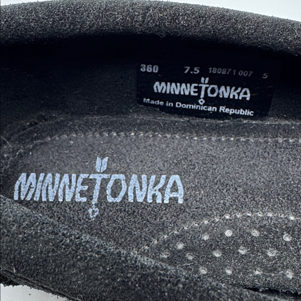 Minnetonka Studded Moccasins Black 7.5 - Picture 2 of 4
